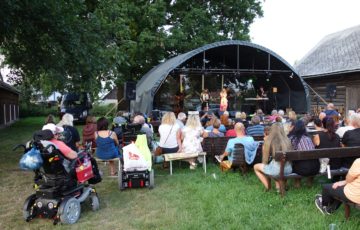 Koncert kapely Devítka s klienty DSJ